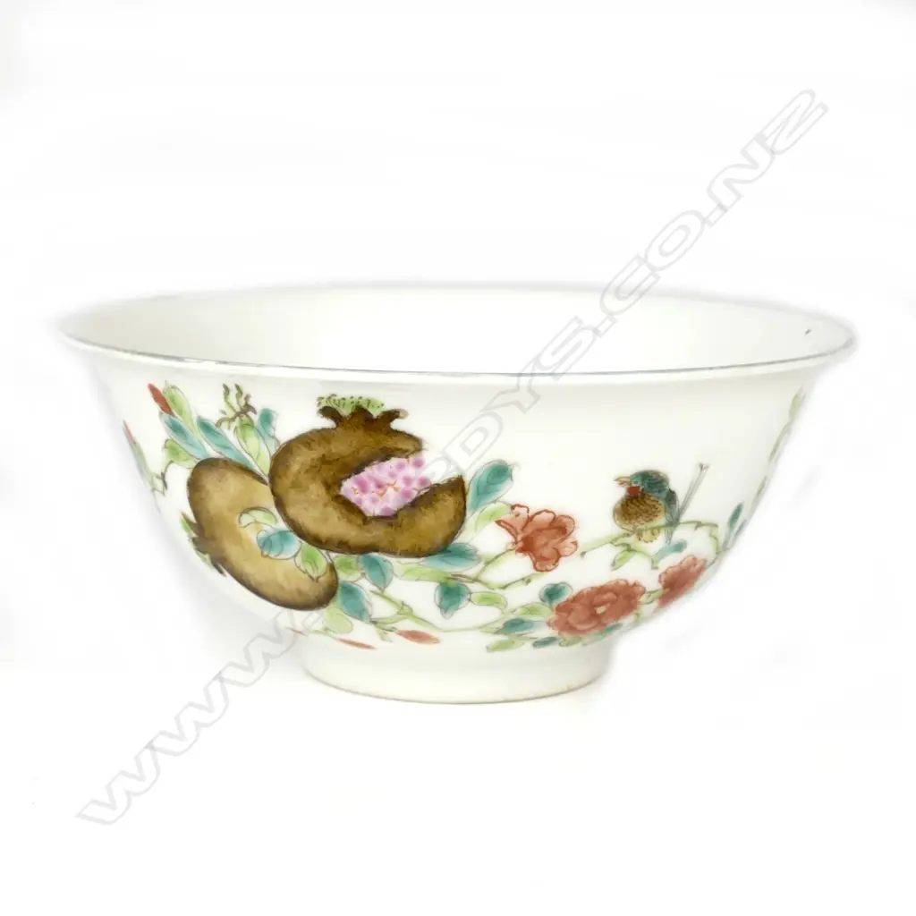 A fine Chinese porcelain bowl Image 1++