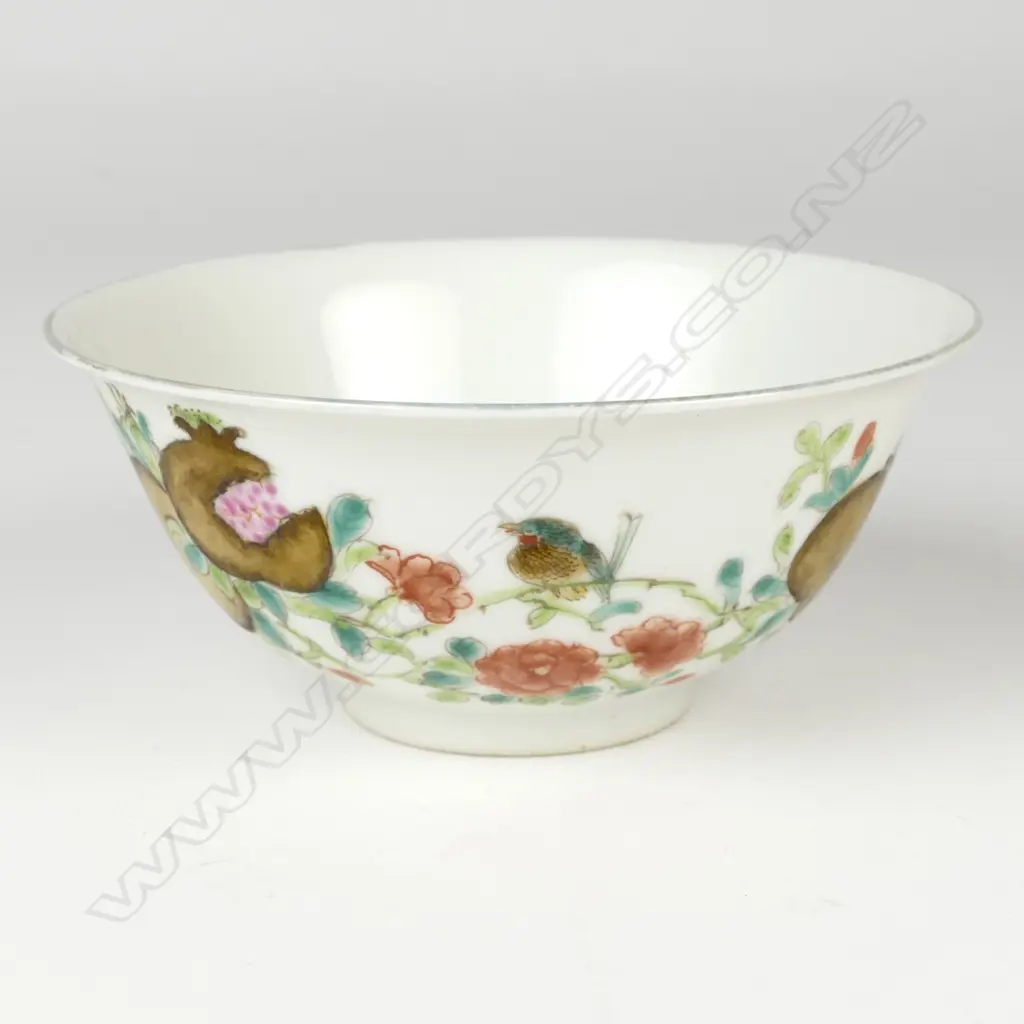 A fine Chinese porcelain bowl Image 1++