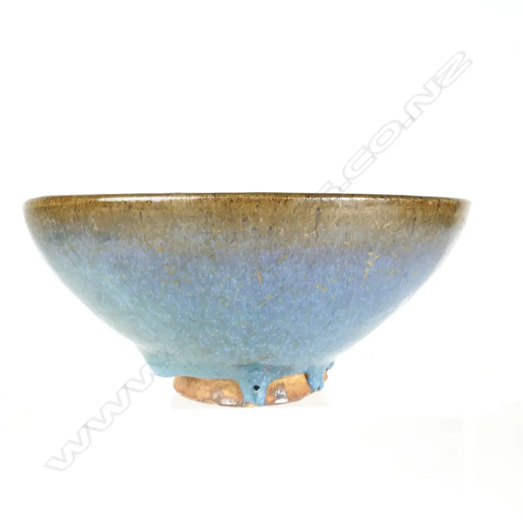 A Chinese Junyao glazed bowl Image 1++