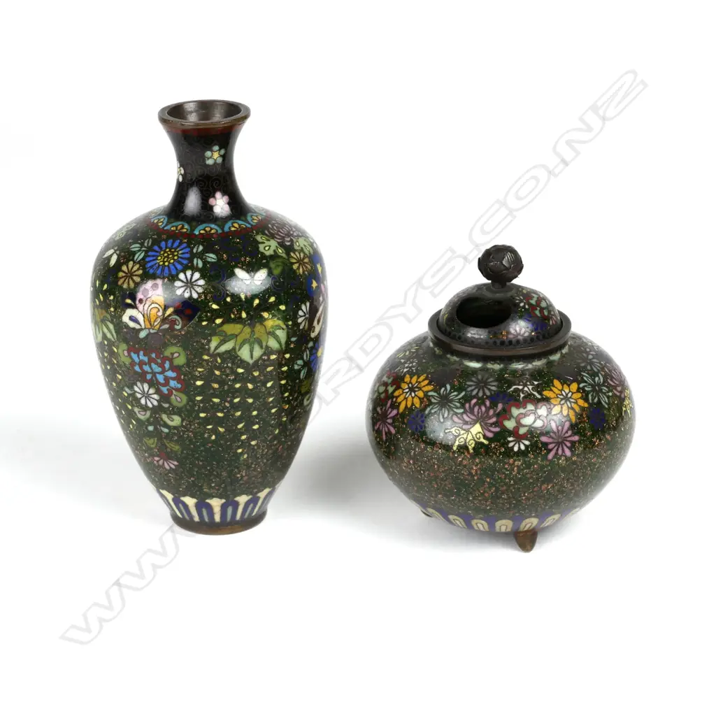 A small cloisonné vase and censer Image 1++