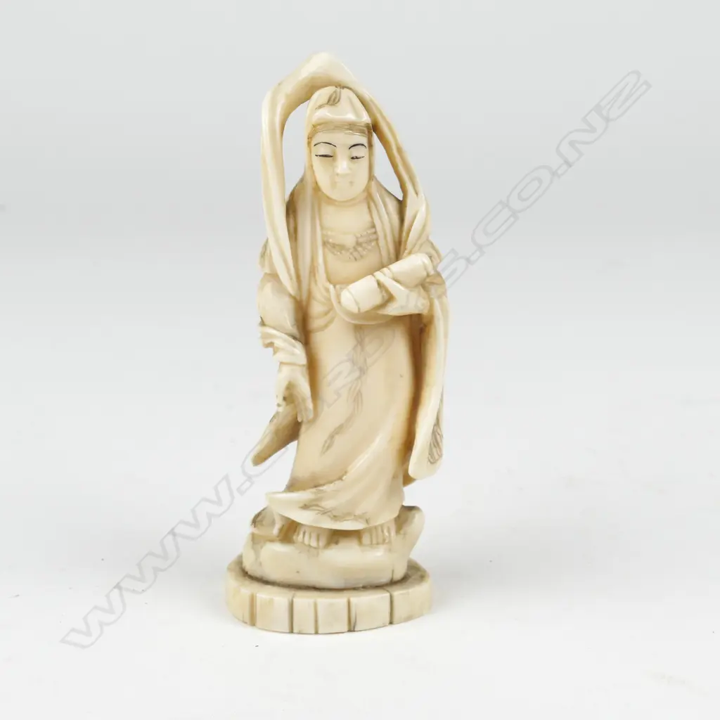 A Japanese marine ivory carving of Kannon Image 1++