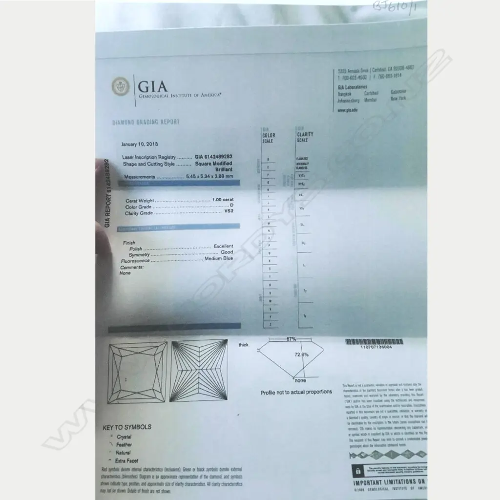A platinum and diamond ring set Image 1++