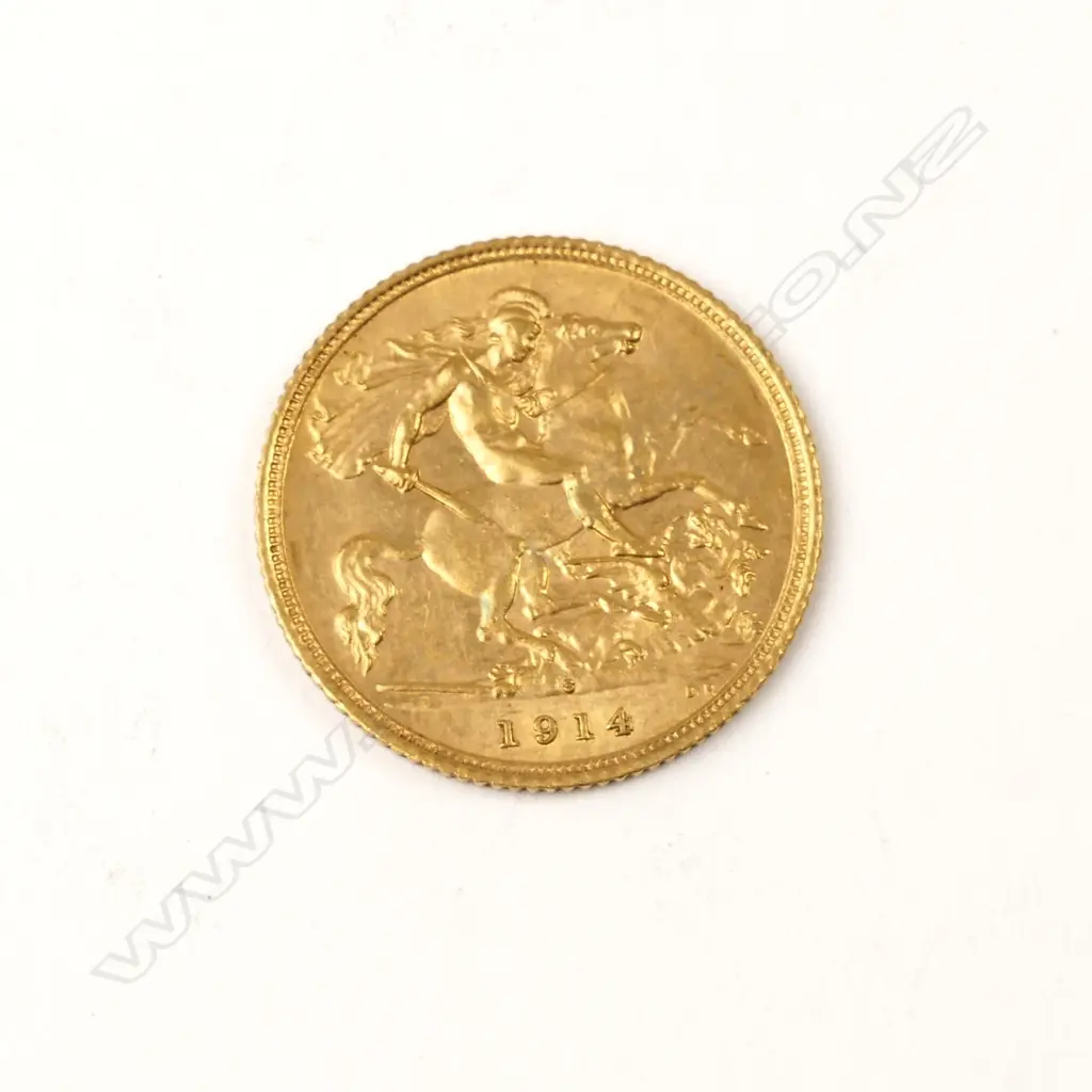 A 1914 gold half-sovereign Image 1++