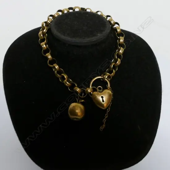 A 9ct. gold bracelet
