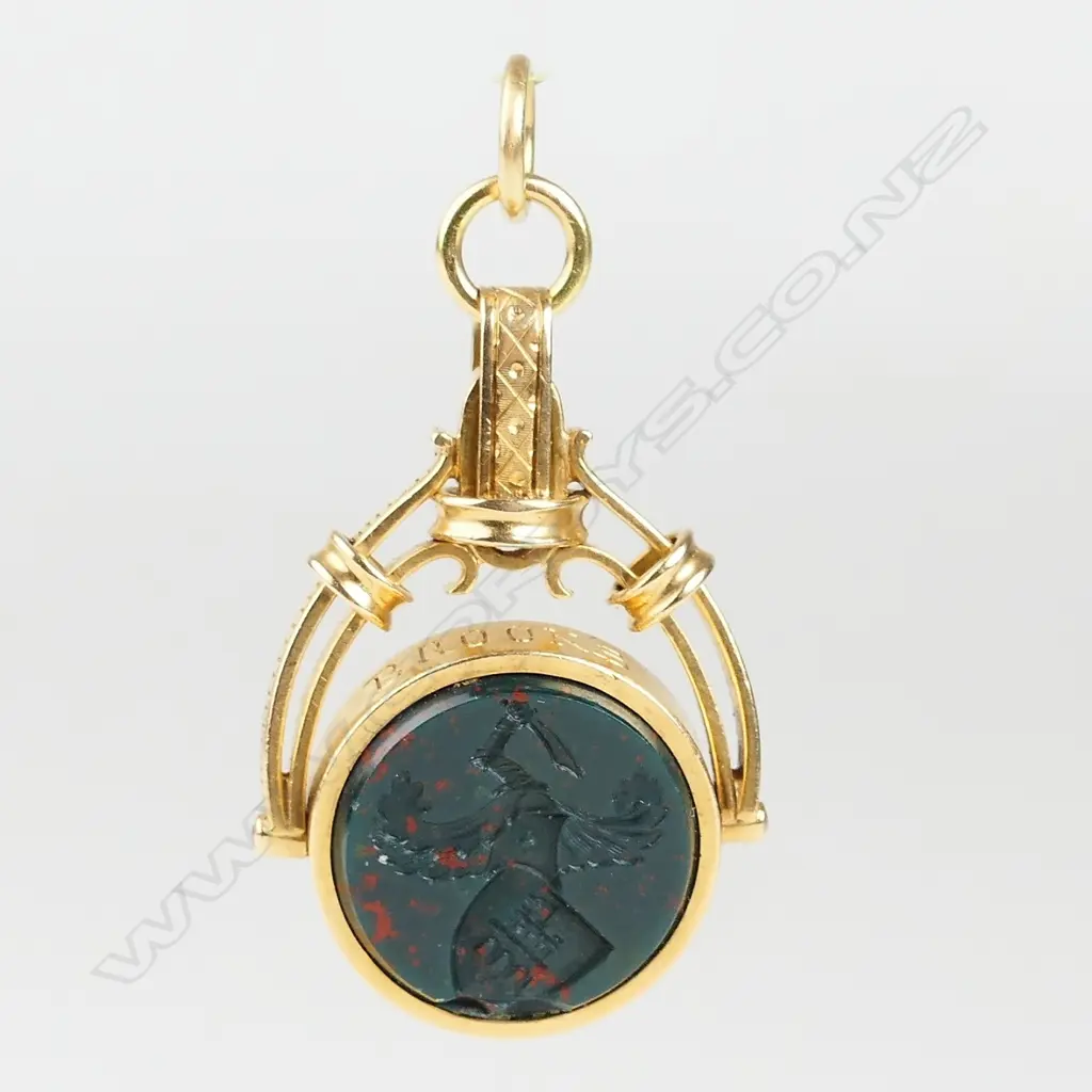 A 15ct. gold spinner Image 1++
