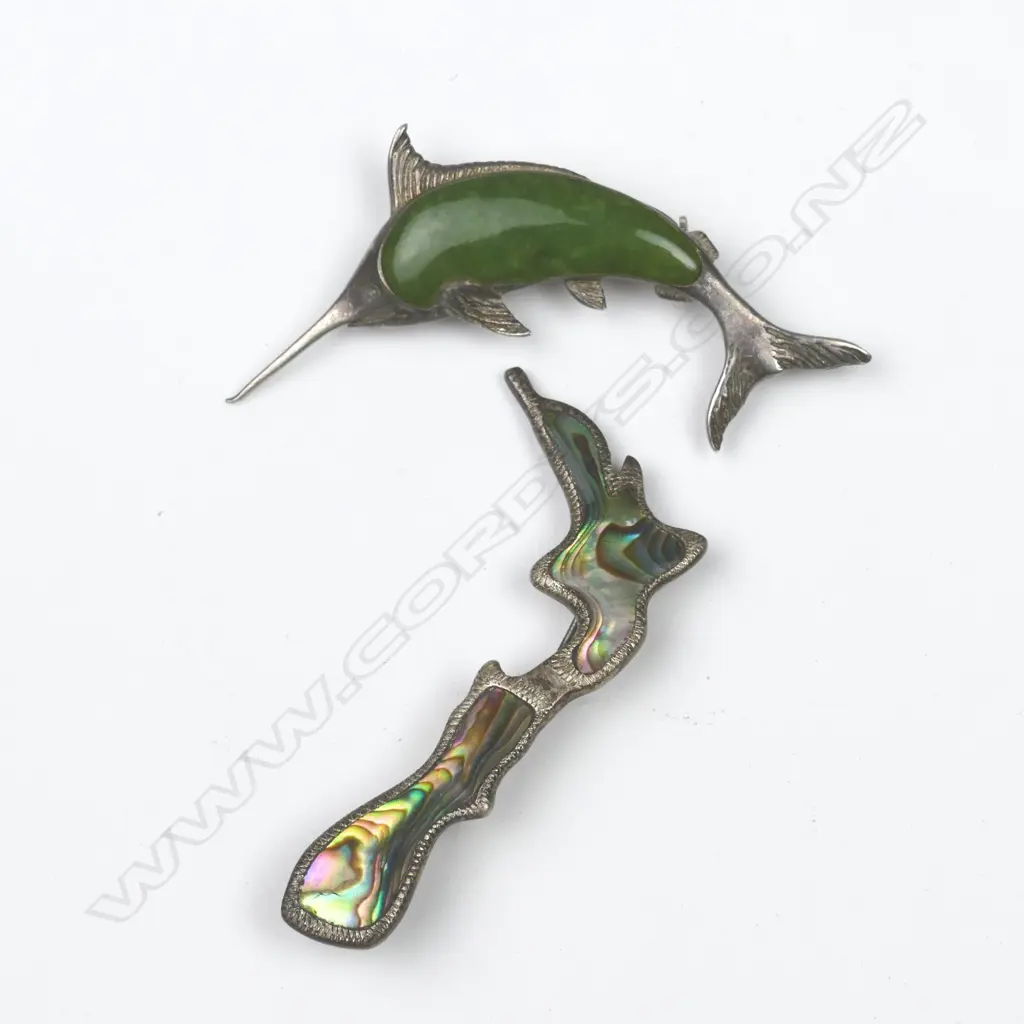 Two vintage N.Z. silver brooches Image 1++