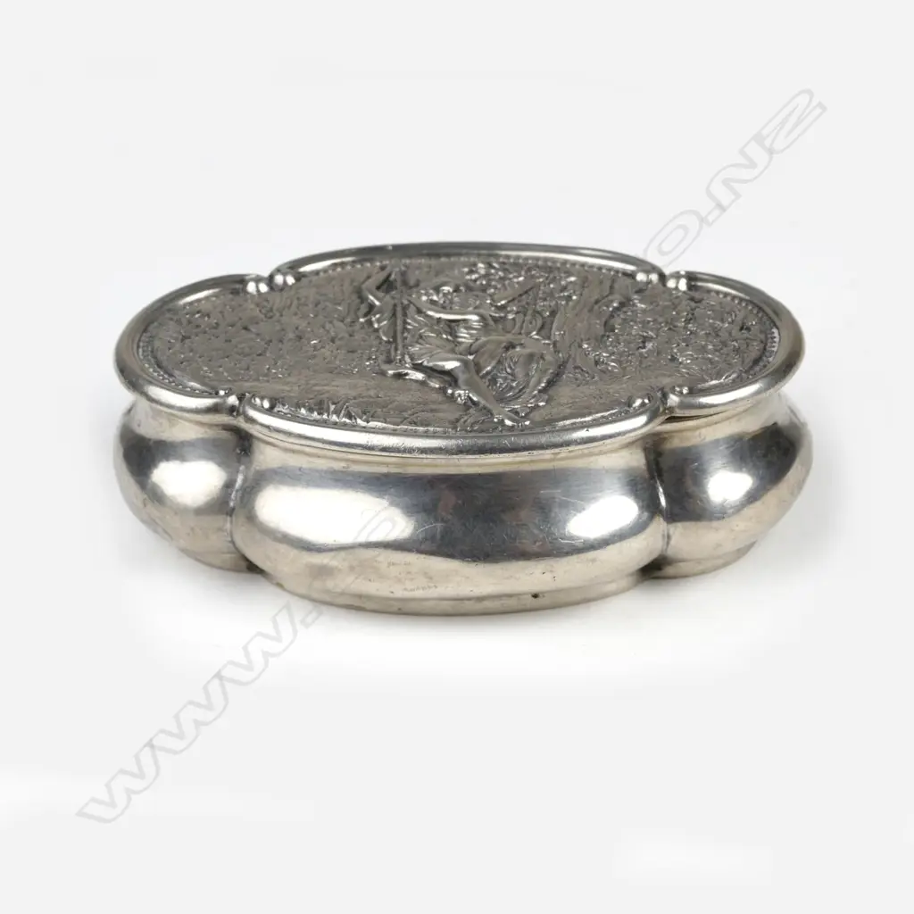 An Art Nouveau small box Image 1++