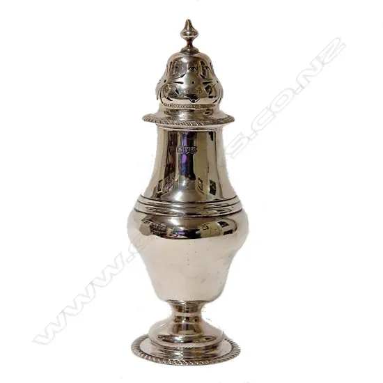 An Edwardian large silver sugar sifter