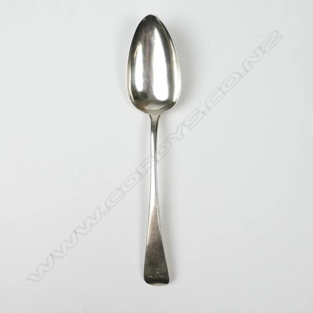 A silver tablespoon Image 1++