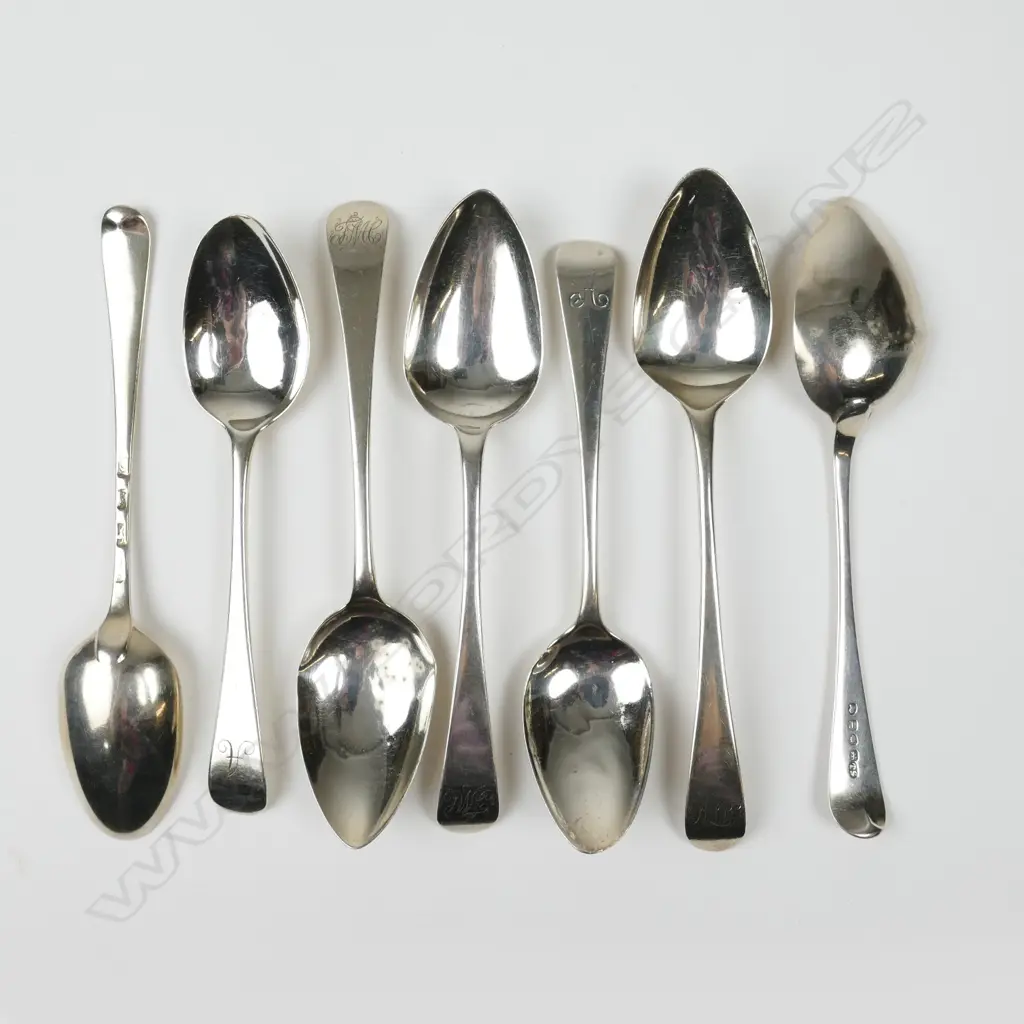 Seven silver dessert spoons Image 1++