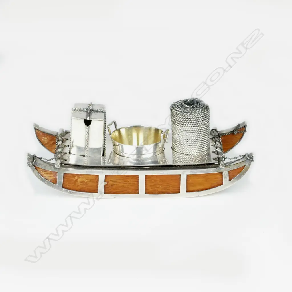 An unusual and decorative Victorian silver plated snow sledge three-piece cruet Image 1++