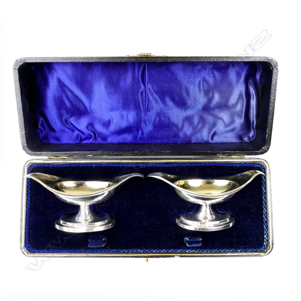A pair of boxed silver salts Image 1++