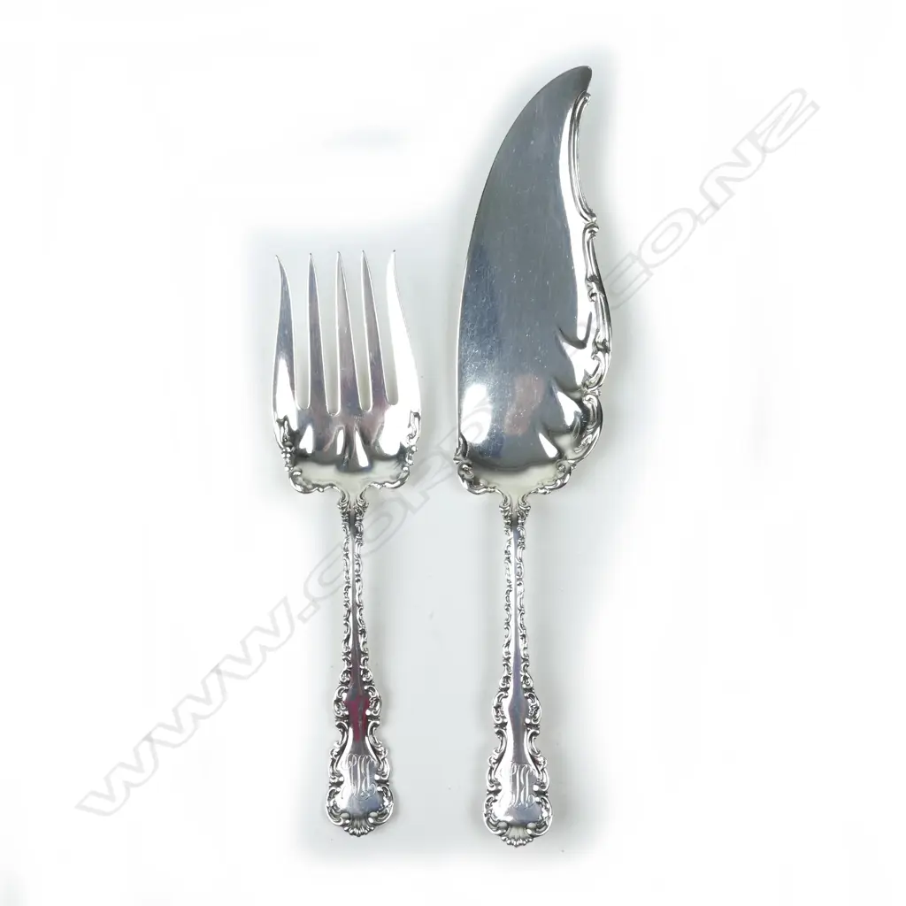 An American sterling silver cake slice and matching fork Image 1++