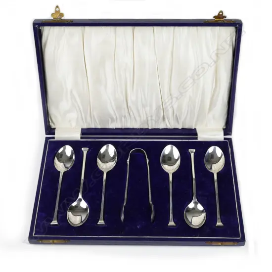 A boxed set of six silver Art Deco teaspoons