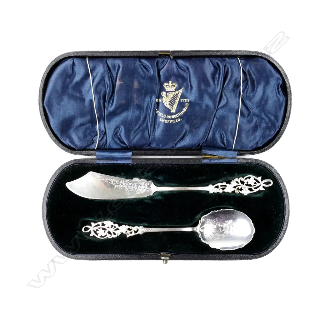 Boxed silver butter knife and jam spoon Image 1++