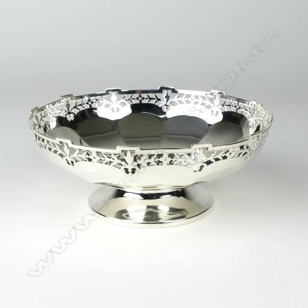 A silver comport Image 1++