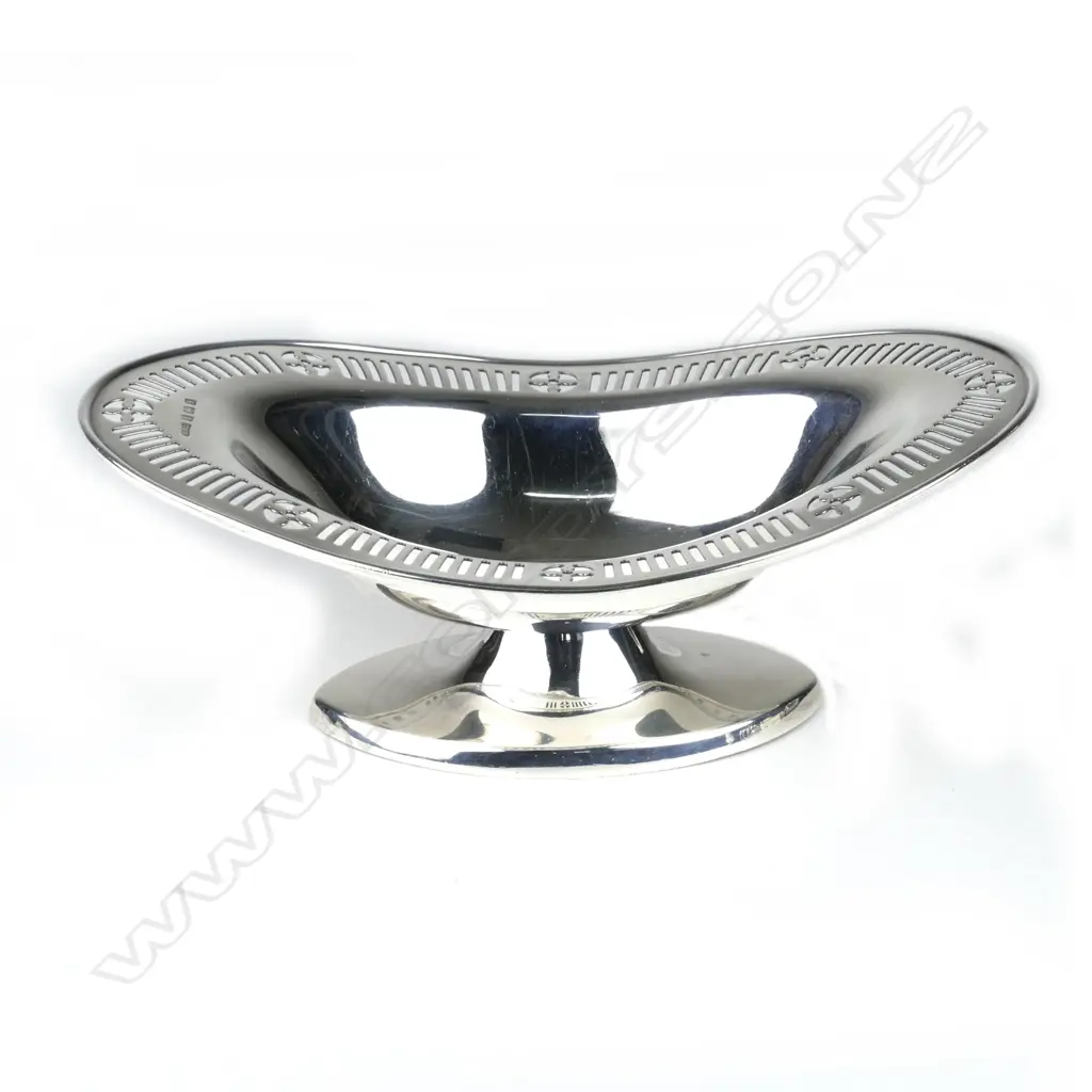 An Edwardian silver bonbon dish Image 1++