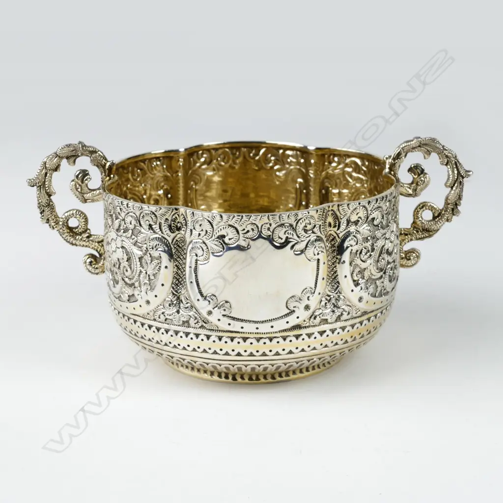 A Victorian silver bowl Image 1++