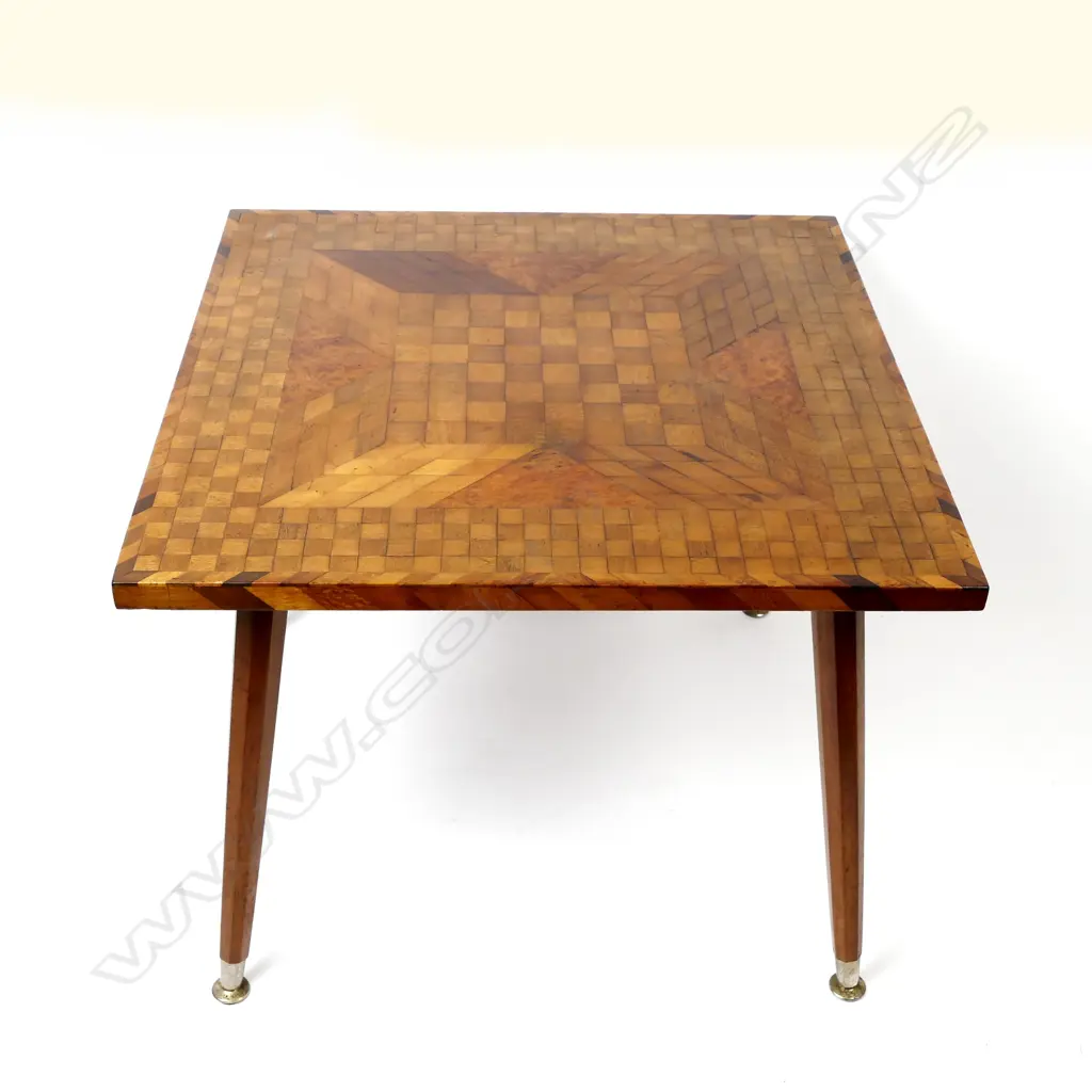 A New Zealand timbers chess table Image 1++