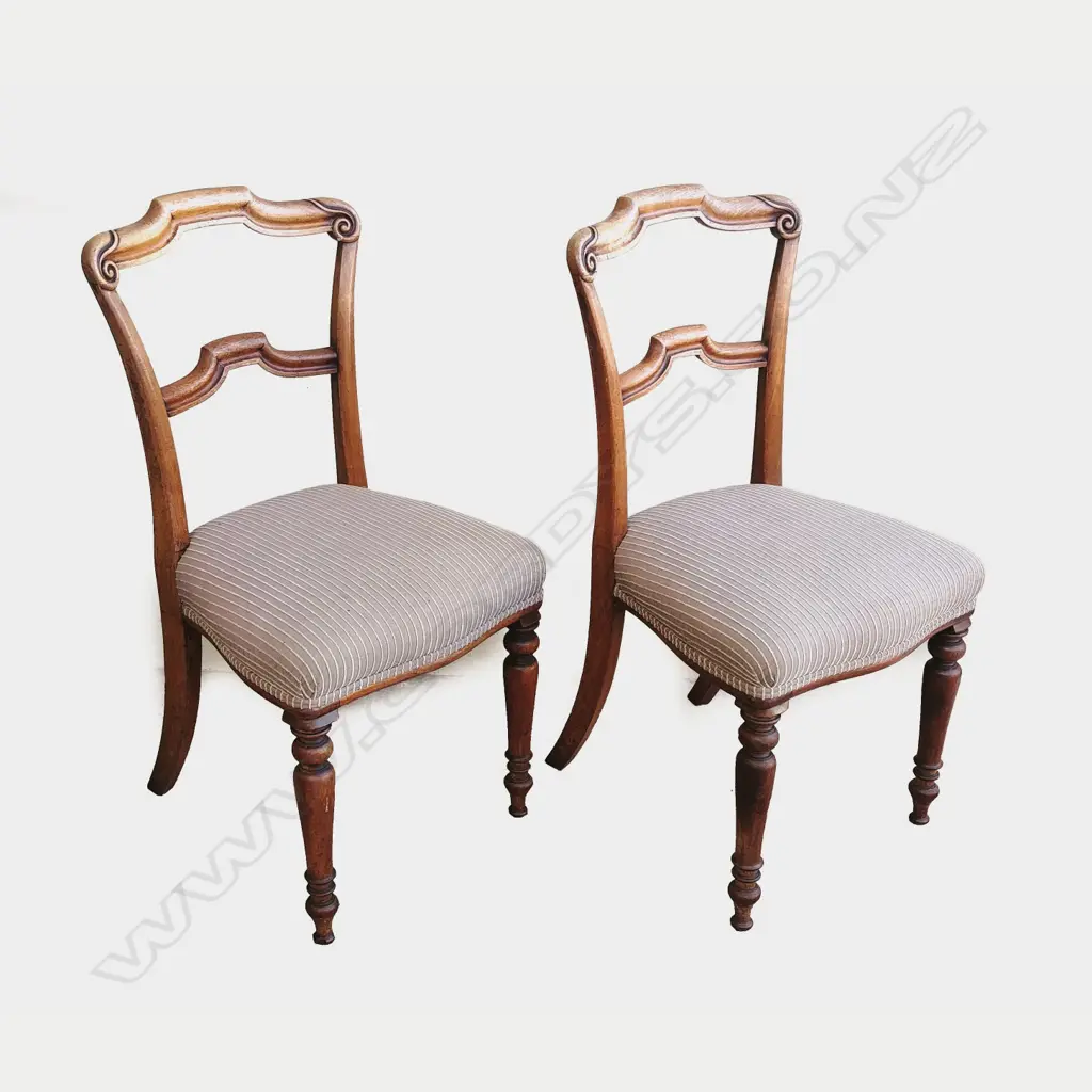 A matching set of six Victorian dining chairs Image 1++