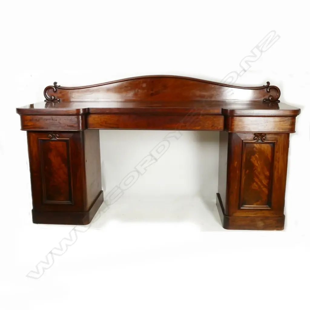 A William IV mahogany inverse breakfront sideboard Image 1++