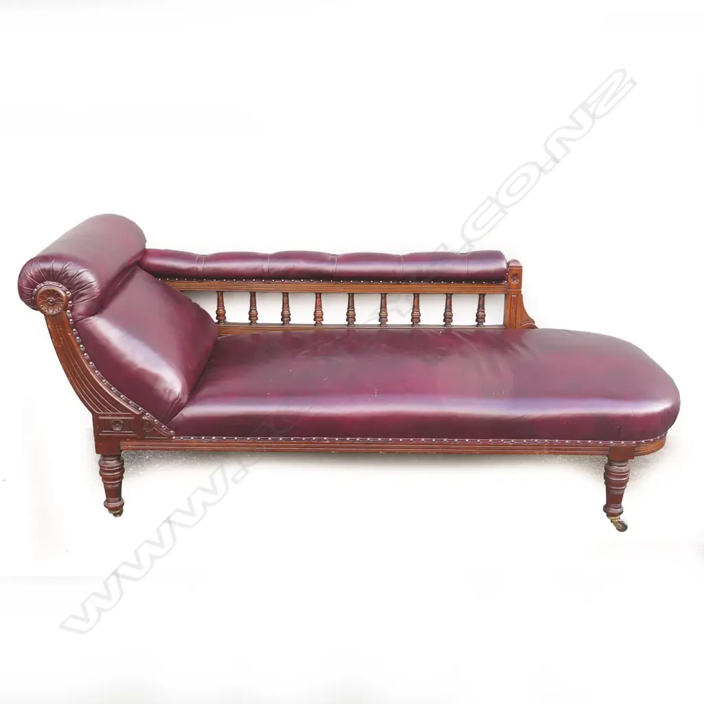 A late Victorian mahogany chaise longue Image 1++