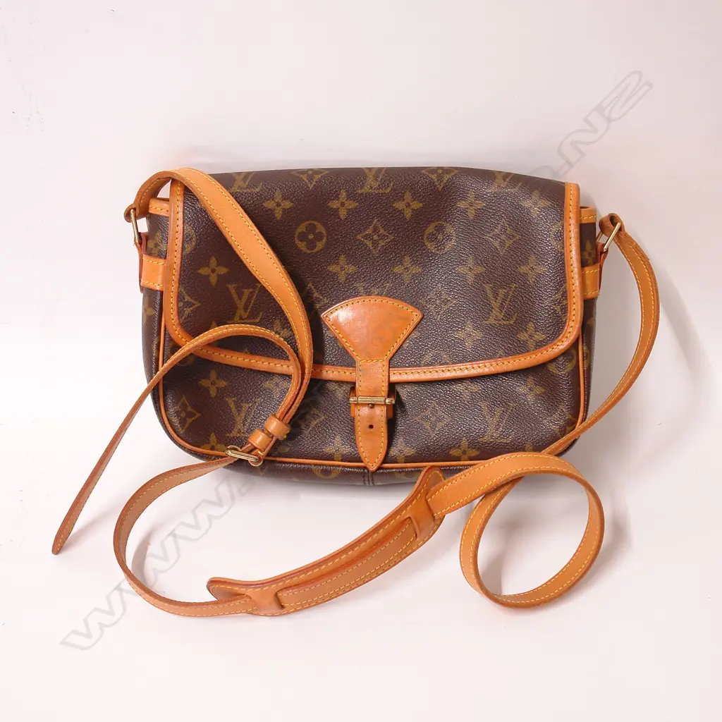 A vintage Louis Vuitton Monogram Canvas Sologne cross-body shoulder bag Image 1++