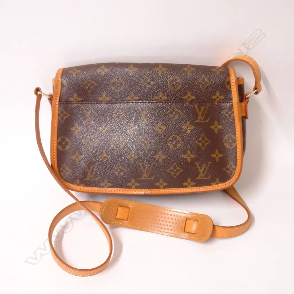 A vintage Louis Vuitton Monogram Canvas Sologne cross-body shoulder bag Image 1++