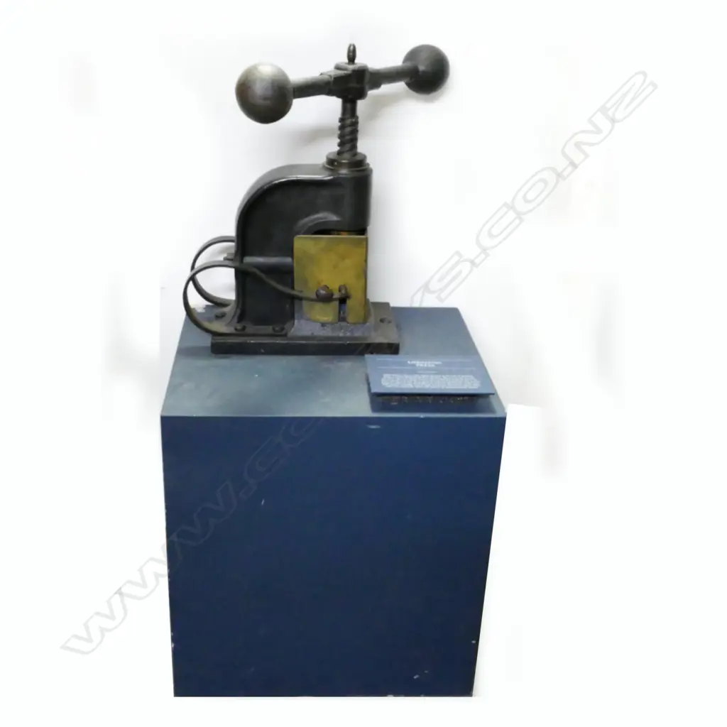 A 19thC brass and iron Embossing Press Image 1++