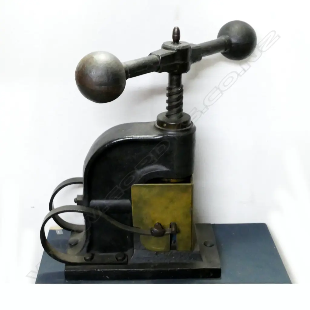 A 19thC brass and iron Embossing Press Image 1++