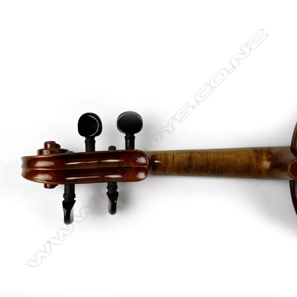 A quality 4/4 two-piece violin Image 1++
