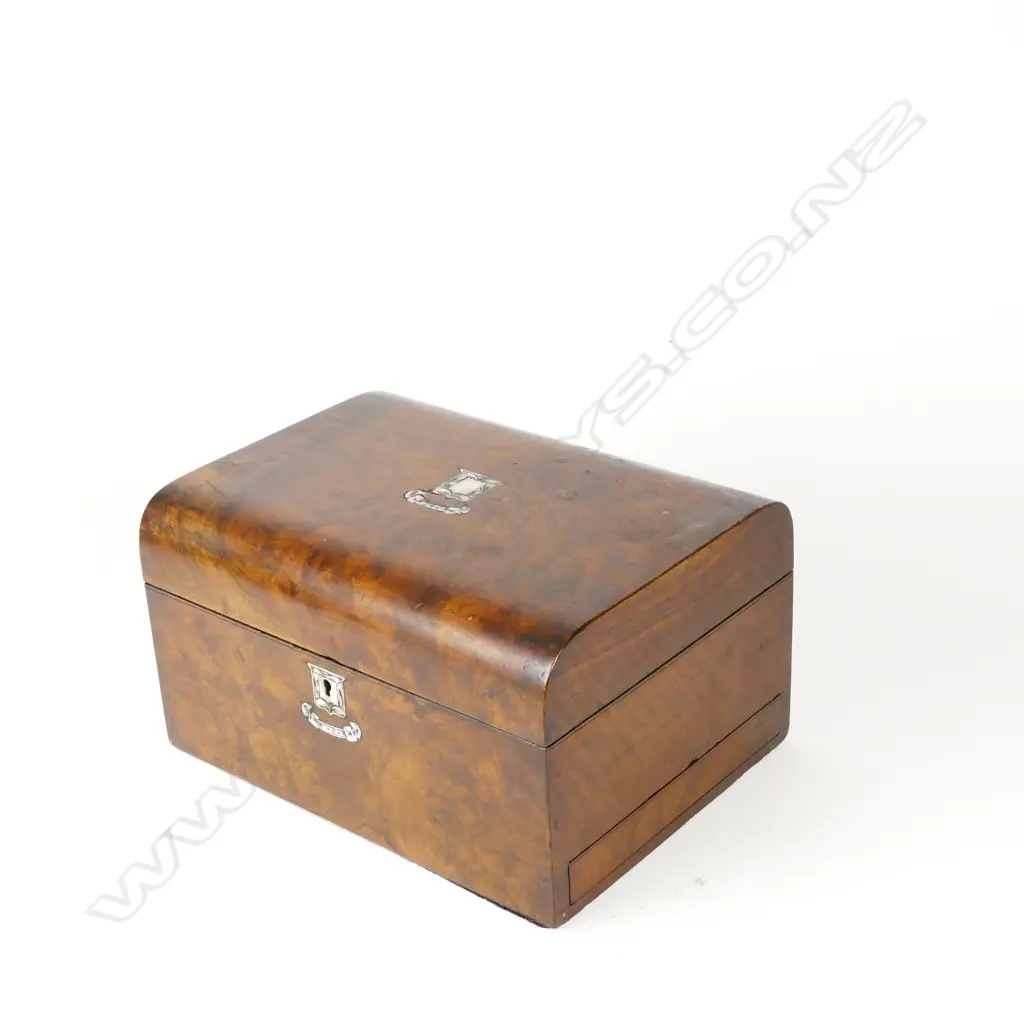 A Victorian burr walnut jewellery box Image 1++