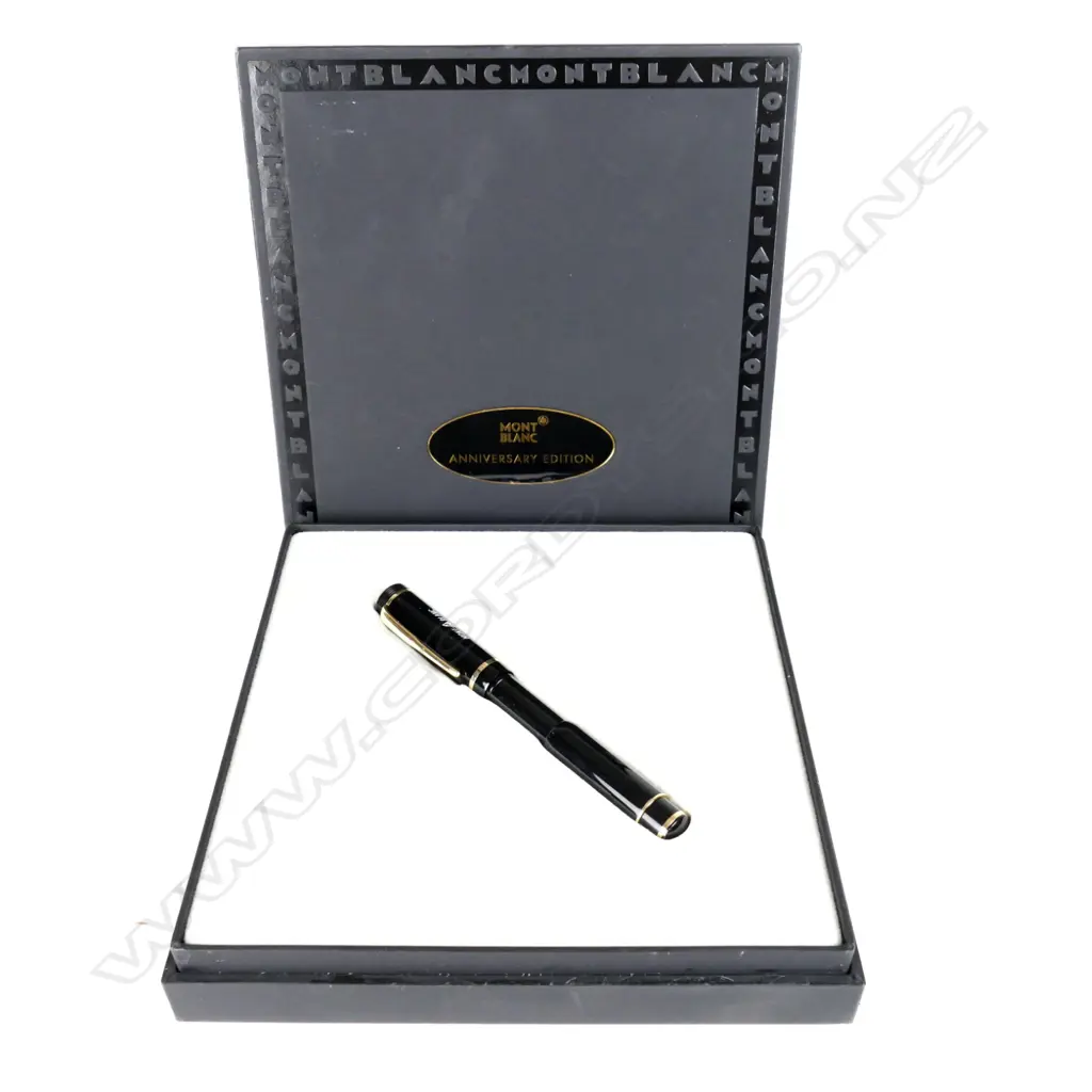 A Montblanc slide filter fountain pen Image 1++