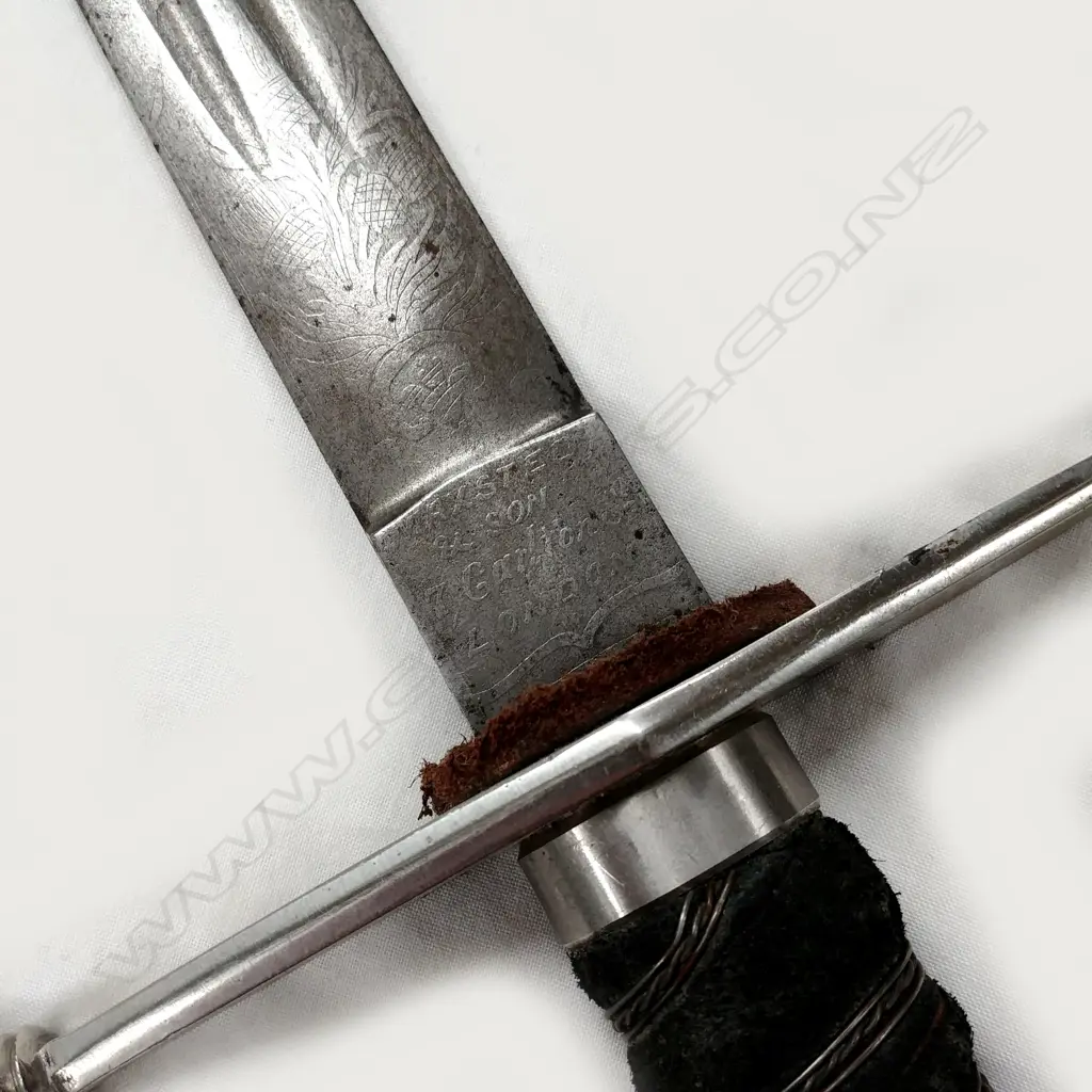 A 19thC Scottish broad sword Image 1++