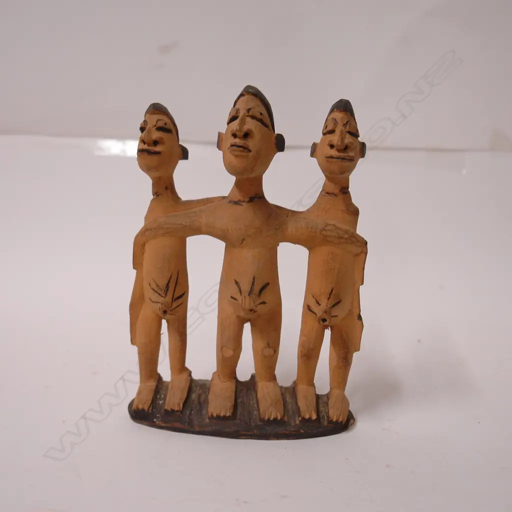 A vintage West African three-figure group Image 1++