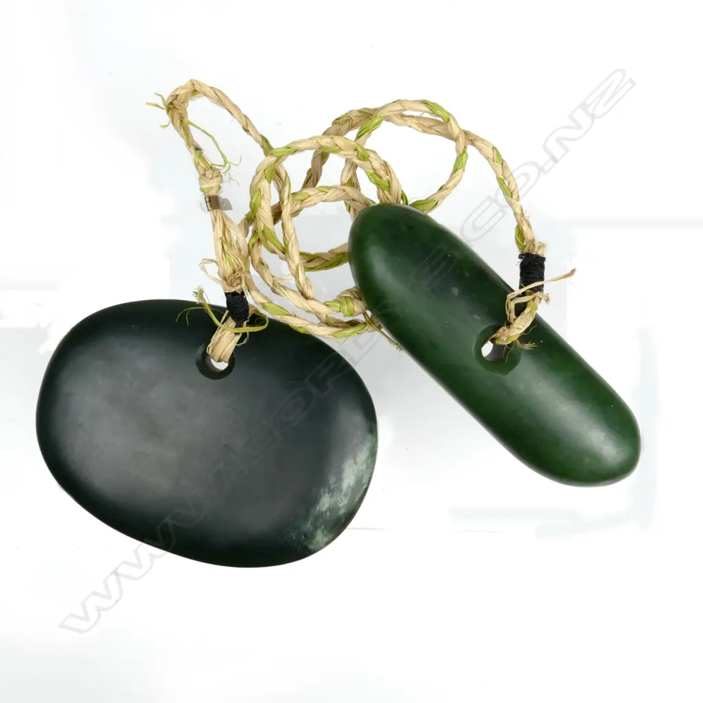 Two pieces of contemporary carved pounamu Image 1++