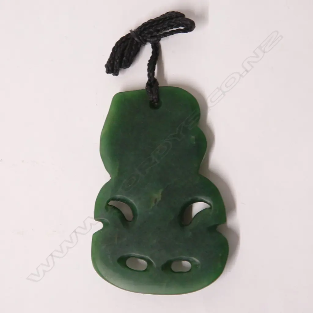 A Raponi Wilson carved pounamu hei tiki Image 1++