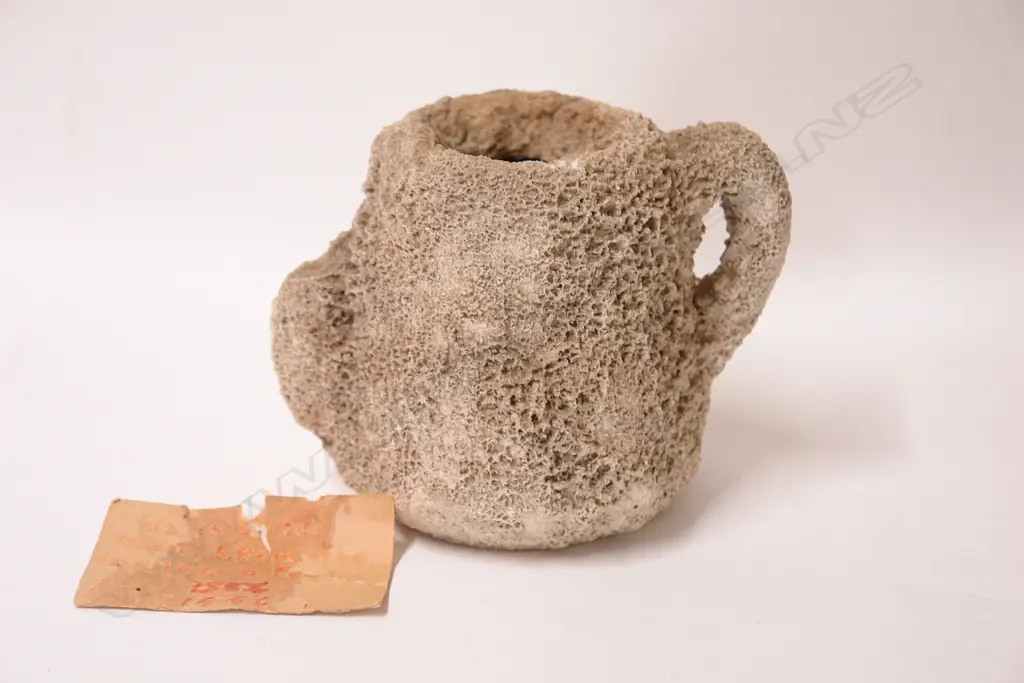 A rare Pink and White Terraces silica coated teapot Image 1++