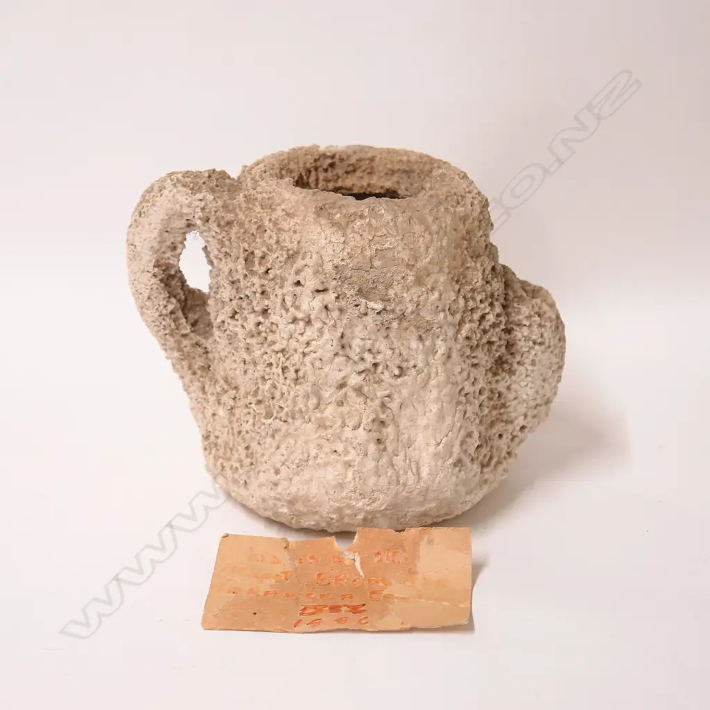 A rare Pink and White Terraces silica coated teapot Image 1++