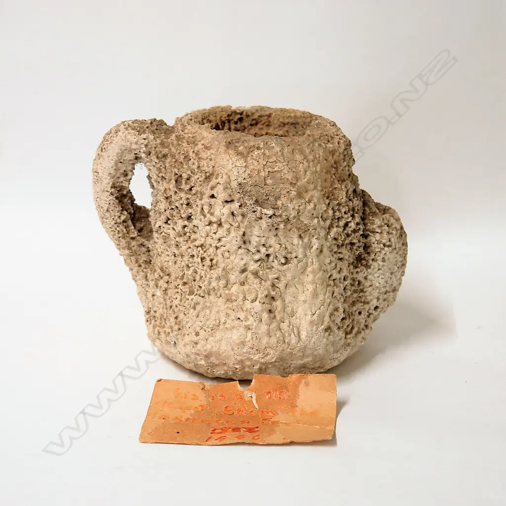 A rare Pink and White Terraces silica coated teapot Image 1++