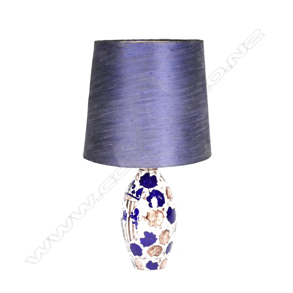 A N.Z. Gaylite lamp base Image 1++