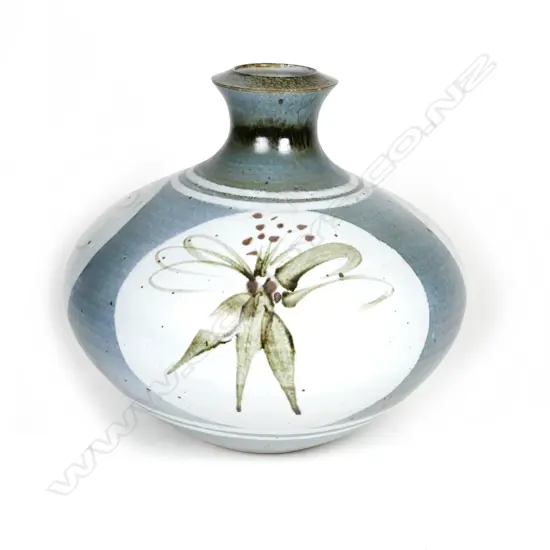 A large Peter Collis pottery vase