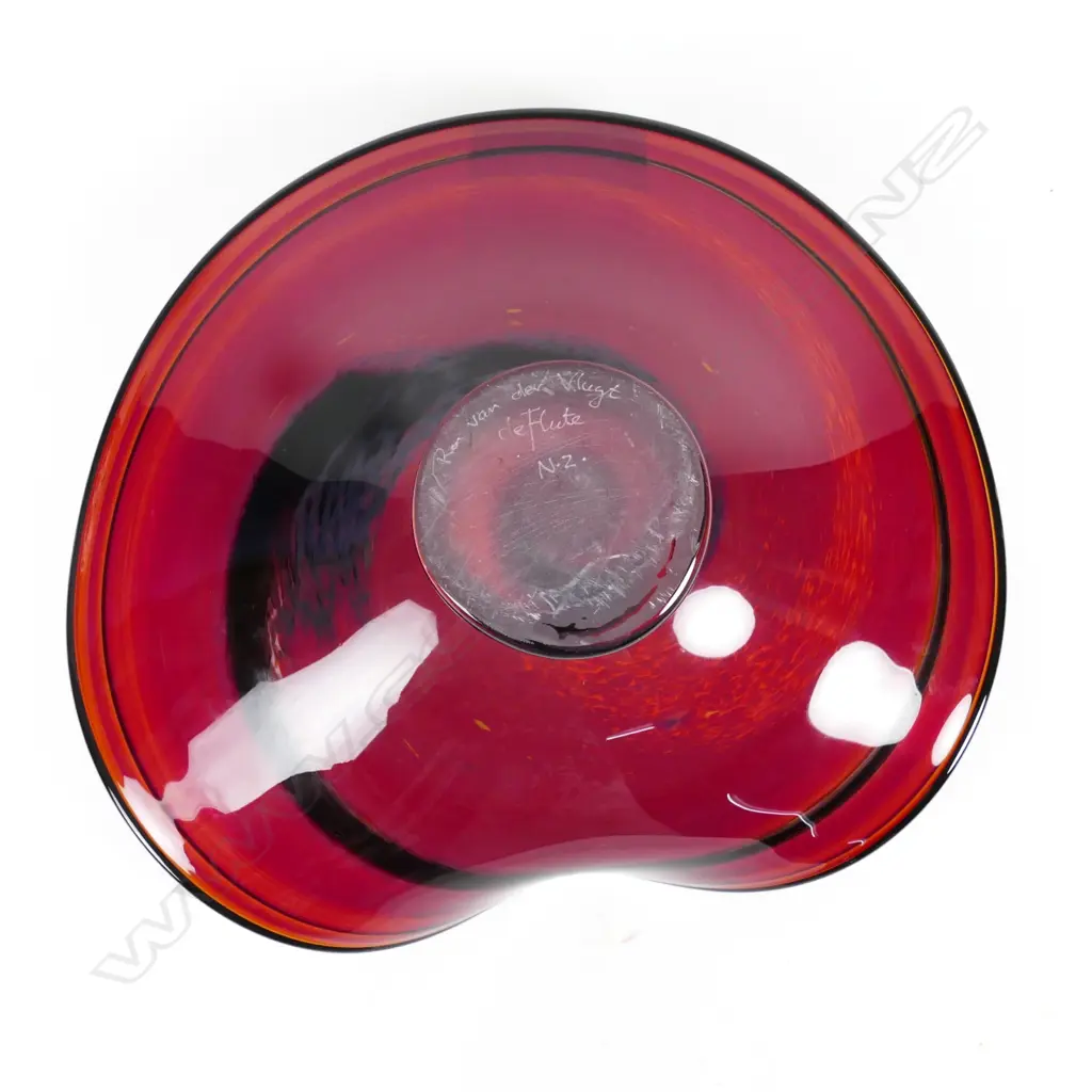 An oval glass bowl Image 1++