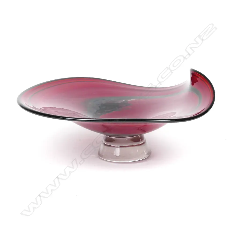 An oval glass bowl Image 1++