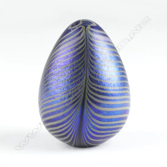 A Sunbeam Glassworks egg