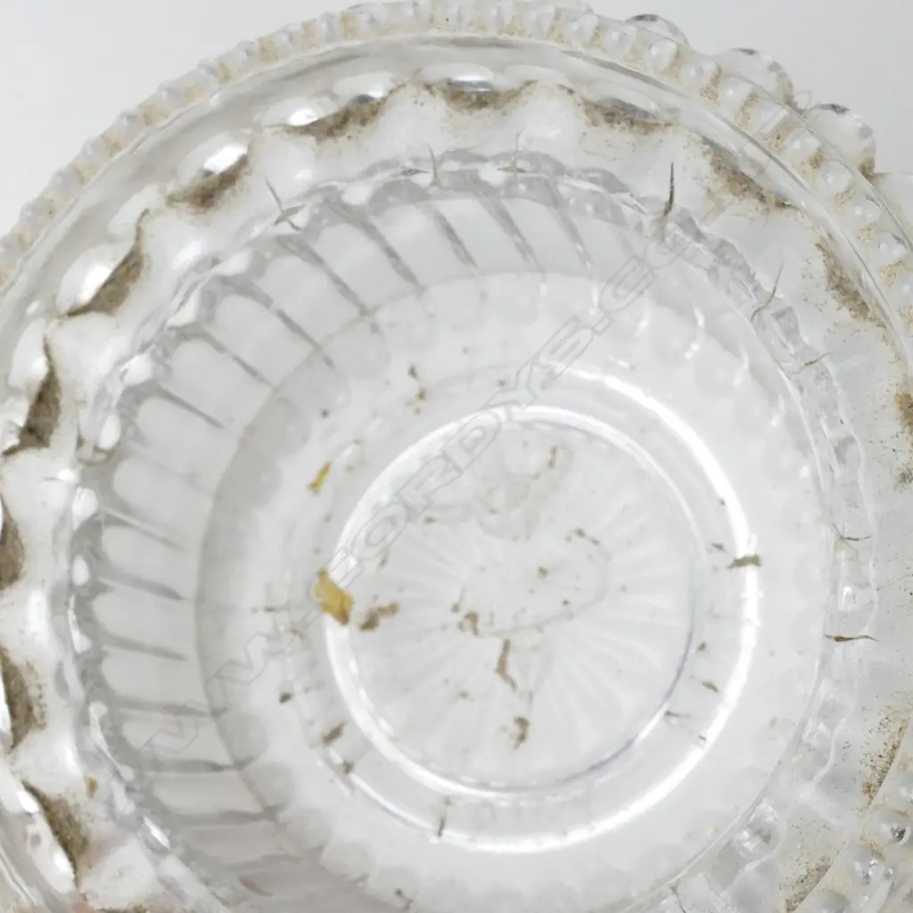 A Victorian Burmese glass fairy light Image 1++