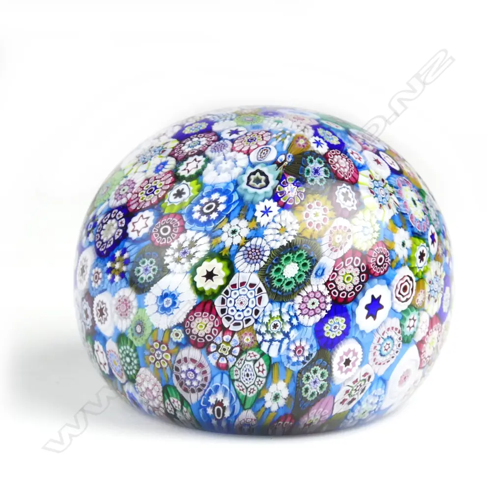 A St Louis paperweight Image 1++