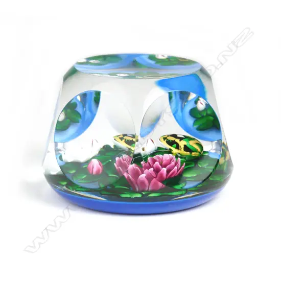 A St Louis glass paperweight