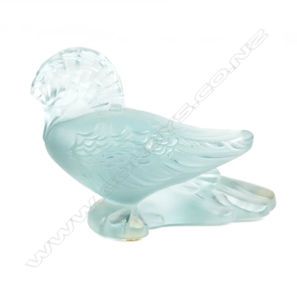 A Lalique bird figurine Image 1++