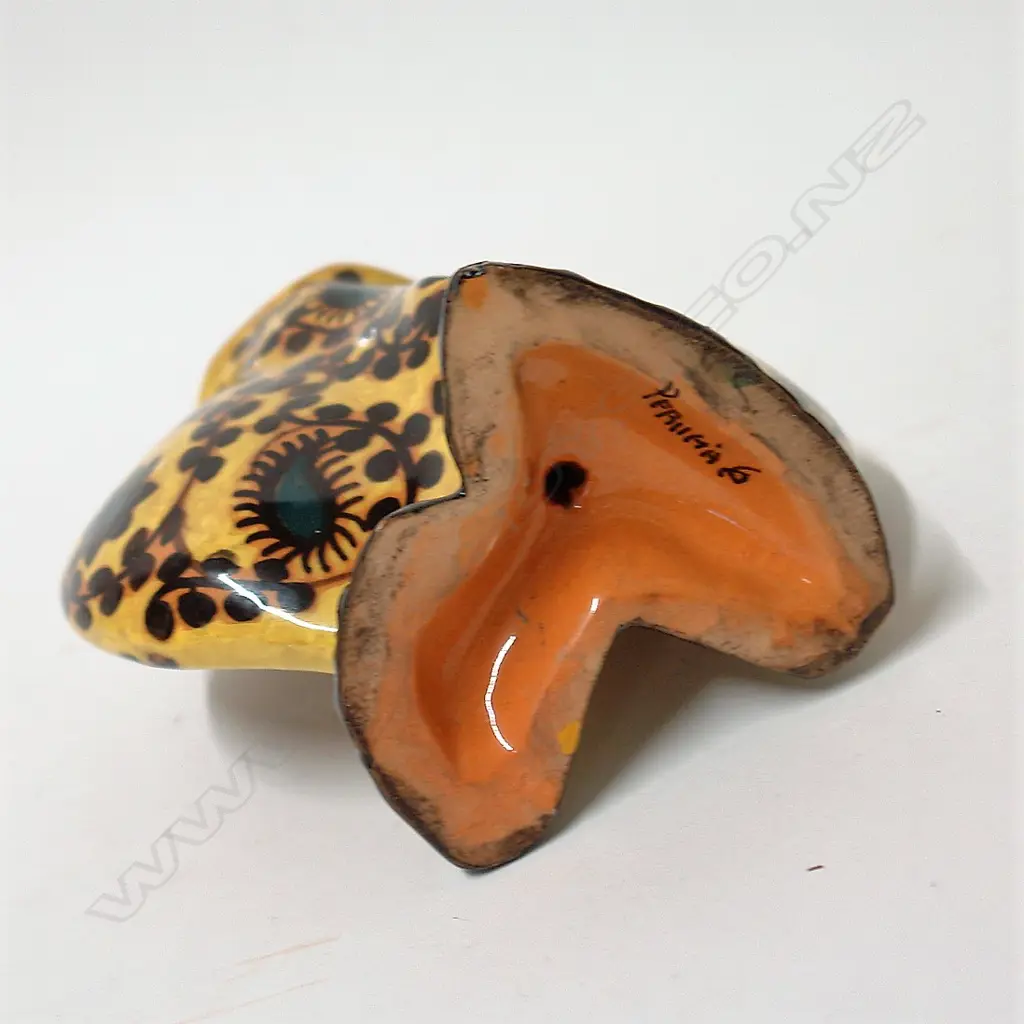 A rare and stylish c.1930 La Salamandra Perugia Art Deco Pierrot figurine Image 1++